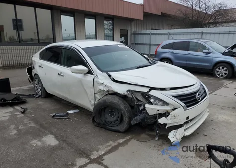 2015 Nissan Altima 2.5 из США, поврежденный, VIN 1N4AL3AP8FC221108